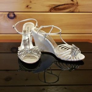 BADGLEY MISCHKA bridal wedges